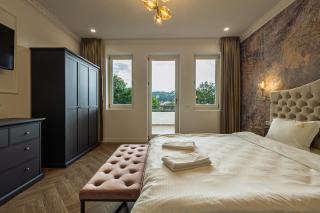 Old Town View & Balcony Apartments - 3