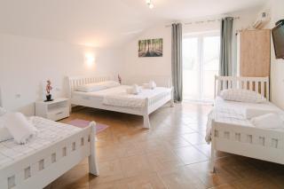Apartments and rooms with parking space Vranovaca, Plitvice - 17461 - Korenica - 4