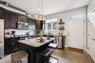 Spacious 3-Story Townhome w Rooftop & City Views - 4