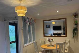 Quackers-Seaside Village-Pet friendly-Parking- - 7