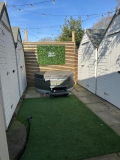 The Telephone exchange very quaint hot tub stay - 7