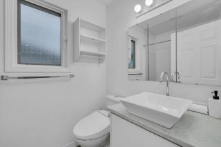 Lakeview Home in West Kelowna - West Kelowna - 7