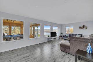 Lakeview Home in West Kelowna - West Kelowna - 8