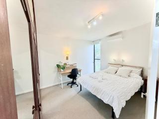 Leafy 3-Bedroom Escape to Nature-Air Conditioned with Smart Entry - Oxford Park - 3