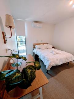 Leafy 3-Bedroom Escape to Nature-Air Conditioned with Smart Entry - Oxford Park - 2