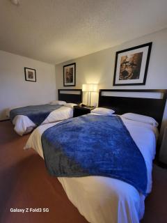 Americas Best Value Inn Laramie - Laramie - 1