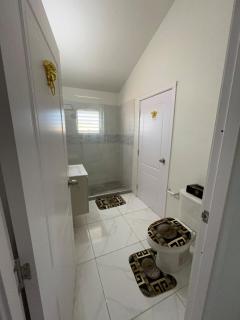 Love Zone - Home Away From Home - Kupuis - 9