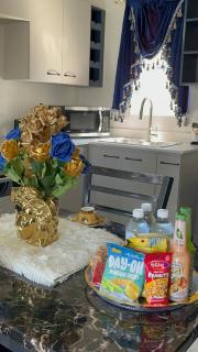 Love Zone - Home Away From Home - Kupuis - 3