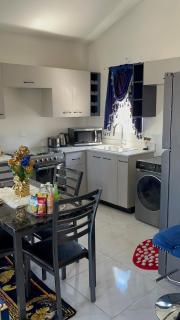 Love Zone - Home Away From Home - Kupuis - 2