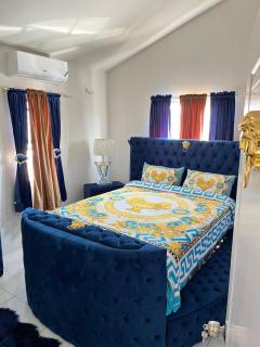 Love Zone - Home Away From Home - Kupuis - 1