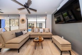 Luxury Stay Private Pool and Movie Theater Retreat - Tulum - 0