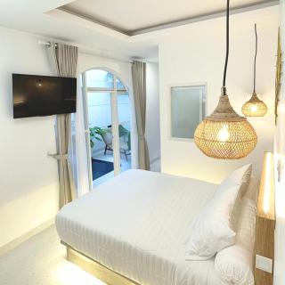D'kraton Villa by Dparagon - Timuran - 8