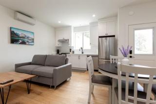 Lakeside Living New 1 Bedroom Retreat - 9