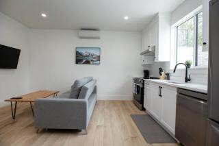 Lakeside Living New 1 Bedroom Waterfront Retreat - Lake Cowichan - 6