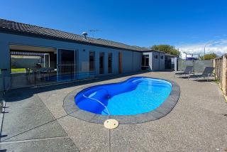 Aqua Tides - 5BR Family Retreat & Pool - Geographe - 4