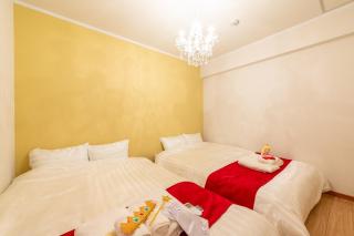 Newly opened Hotel Baika Family friendly Free parking 10 minutes to USJ 2room - Osaka - 1