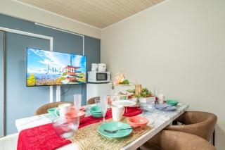 Newly opened Hotel Baika Family friendly Free parking 10 minutes to USJ 2room - Osaka - 8