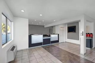 Super 8 by Wyndham San Jose - 5