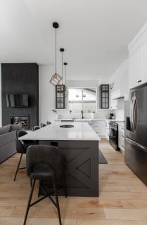 Lakeside Living New 3 Bedroom Waterfront Retreat - Lake Cowichan - 3