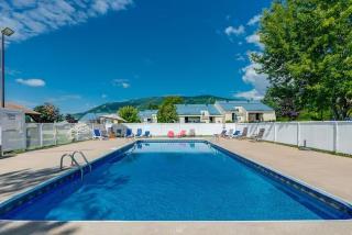 Family 9 people - pool - pickleball - Beaupré - 4