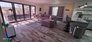 Desert Villa - EV, Hot Tub, Grill, Bar, Games, RV Parking in Twentynine Palms Downtown - Twentynine Palms - 2
