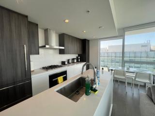 2mins to Brighouse Station New 2B2B - Richmond - 2