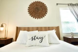 SōLE Suite #1-2 min to BEACH-Patio & Courtyard - Cocoa Beach - 0