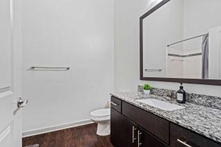 Luxurious 1BR King Suite in Midtown Charlotte - 4