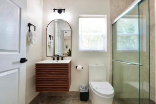 SōLE Suite #1-2 min to BEACH-Patio & Courtyard - Cocoa Beach - 3