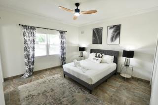 SōLE Suite #1-2 min to BEACH-Patio & Courtyard - Cocoa Beach - 6