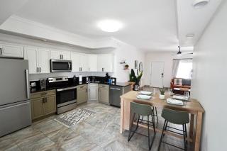 SōLE Suite #1-2 min to BEACH-Patio & Courtyard - Cocoa Beach - 8