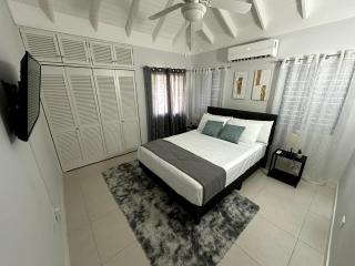 The Sunshine 3 Bedroom Villa with pool & gym - Richmond - 8