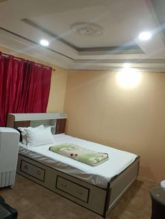 Radhey Studio Apartment - - 0
