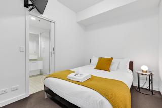 One Bedroom at City Harbour Docklands presented by Elizabeth - Melbourne - 3