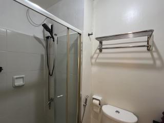 Cozy Nook l Accessible LRT QC l Wifi & Netflix - 5