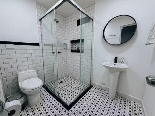 Casa Lujosa vacacional El Poblado Medellín Por día Con Piscina Jacuzzi AC 9br - - 1