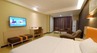 7 Days Premium Jingjiang Fuhai New World Automobile Terminal Branch - 2