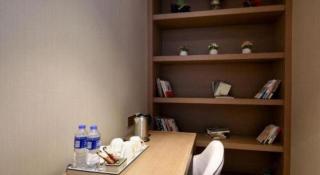 East Queen Hotel (Xi'an Beimen Metro Station) - 3