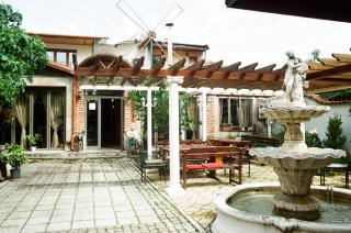 Cesar Guest Rooms - 4