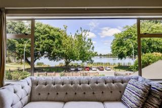 Lakeside Retreat with Swim Spa - Hamilton - 9
