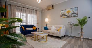 Luxury 2BR Apartment with AC, Wi Fi, Backup Power Ideal for Families , Bukoto - Kampala - 0
