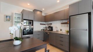Bright & Modern 2BR 2BTH Apt in Central Newmarket - Auckland - 4