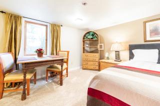 Private Bedroom Studio with Kitchenette - Portland - 2