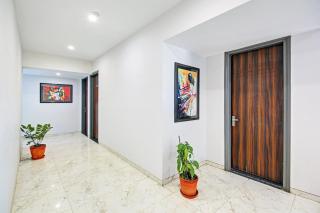Super Townhouse Geetanjali Inn - Gurgaon - 1