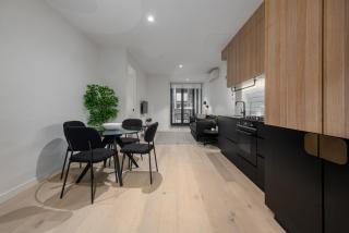 Urban Luxury - Modern 2BR with Rooftop Skyline Terrace - Melbourne - 0