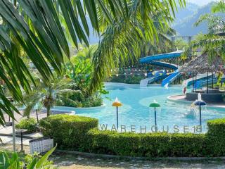 Warehouse18 Pool Cafe Resort - Suratthani - 1