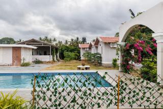 Lakeside ParadisePrivate Pool3 CottagesLawn - 1