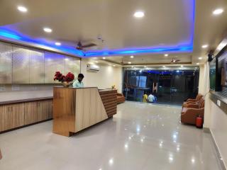 Hotel Kalpataru Grand - - 8