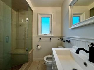 Charming 3 Bedroom Home In Richmond Hill - Richmond Hill - 4