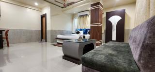 Hotel Kalpataru Grand - - 1